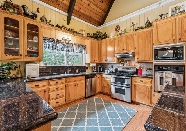 Photo 3 of Single family home for sale at 200 Birchwood, Lake Arrowhead, CA 92352 | MLS# IG26028468 | Listing updated on 2026-09-29