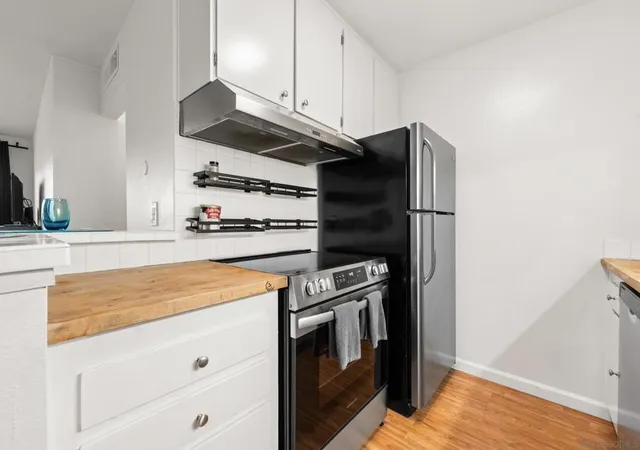 Photo 2 of Condo for sale at 6202 Friars Rd #215, San Diego, CA 92108 | MLS# 260003069SD | Listing updated on 2026-09-28