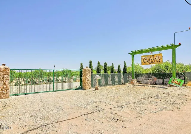Homes for sale in Lucerne Valley, CA | 34738 Old Woman Springs Rd, Lucerne Valley, CA 92356 | MLS# P1-25779