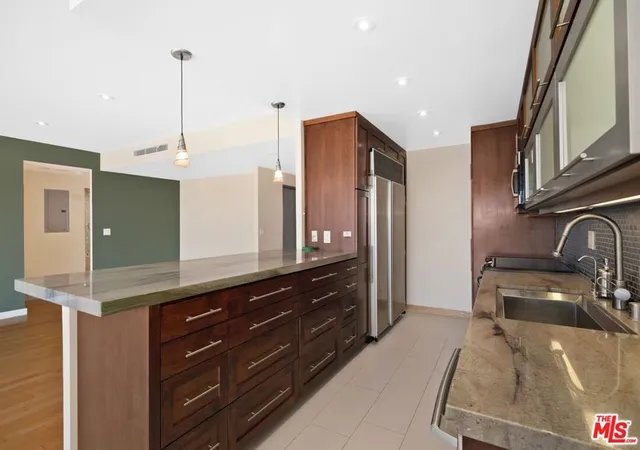 5th image of 2220 Avenue Of The Stars #2203, Los Angeles, CA 90067 | MLS# 26649173