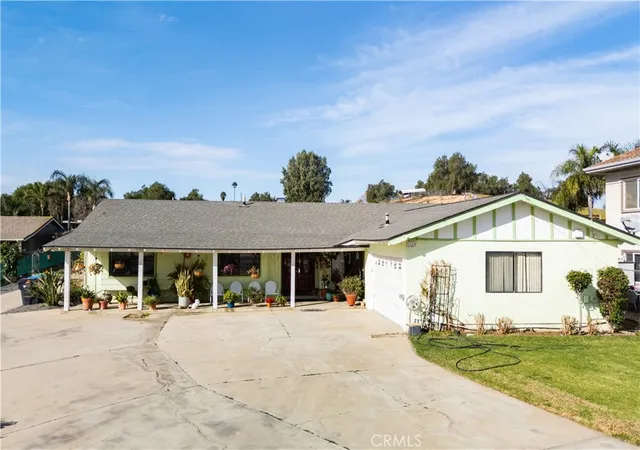 Single family home for sale at 2160 Temescal Ave, Norco, CA 92860 | MLS# CV26028937