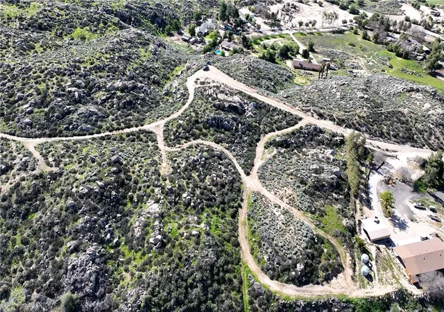 2nd image of 25 Starlight Mesa Dr, Hemet, CA 92544 | MLS# SW26027339