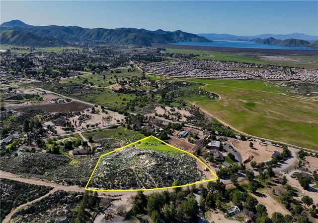 1st image of 27 Starlight Mesa Dr, Hemet, CA 92544 | MLS# SW26027397