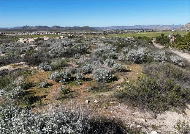 4th image of 27 Starlight Mesa Dr, Hemet, CA 92544 | MLS# SW26027397
