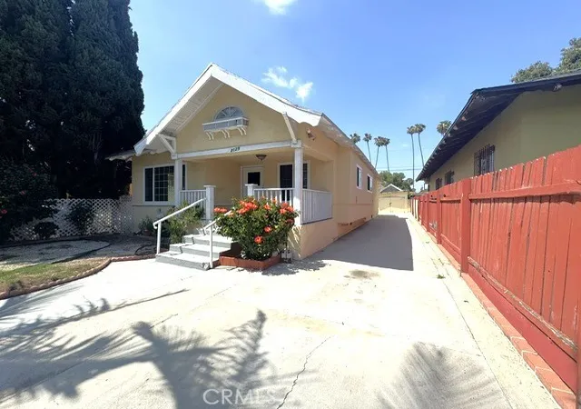 Photo 2 of Single family home for sale at 2129 West 30th, Los Angeles, CA 90018 | MLS# DW26000951 | Listing updated on 2026-09-29