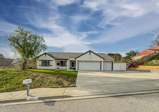 Photo 2 of Single family home for sale at 221 Hazelridge Ct, Simi Valley, CA 93065 | MLS# 226000623 | Listing updated on 2026-05-03