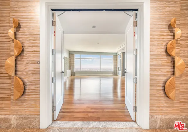 4th image of 1 W Century Dr #28B, Los Angeles, CA 90067 | MLS# 26649543
