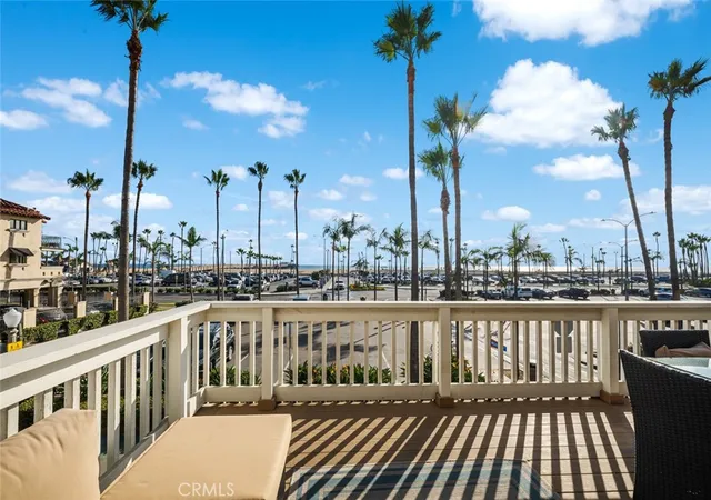Photo 4 of House for sale at 700 E Oceanfront, Newport Beach, CA 92661 | MLS# OC26030071 | Listing updated on 2026-10-03
