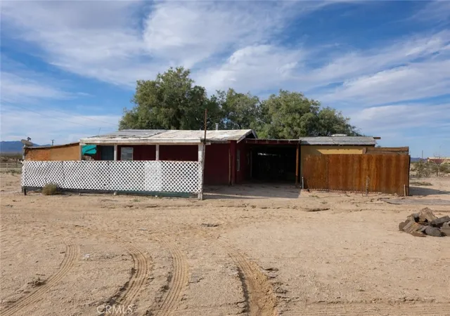 Photo 3 of Single family home for sale at 88020 Amboy, Twentynine Palms, CA 92277 | MLS# IG26030088 | Listing updated on 2026-09-11