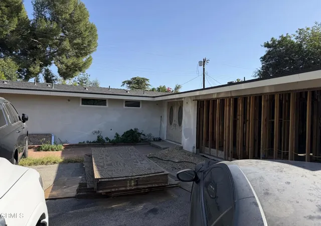 Photo 3 of Sale Pending at 13180 Beaver St, Sylmar, CA 91342 | MLS# P1-25797 | Listing updated on 2026-02-12