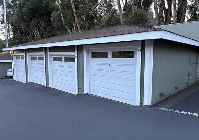 2nd image of 8781 8781 Mountain Blvd, Oakland, CA 94605