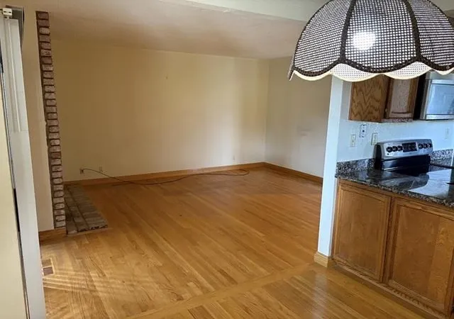 2nd image of 8781 8781 Mountain Blvd #5, Oakland, CA 94605 | MLS# 41123520