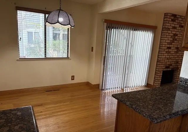 3rd image of 8781 8781 Mountain Blvd, Oakland, CA 94605