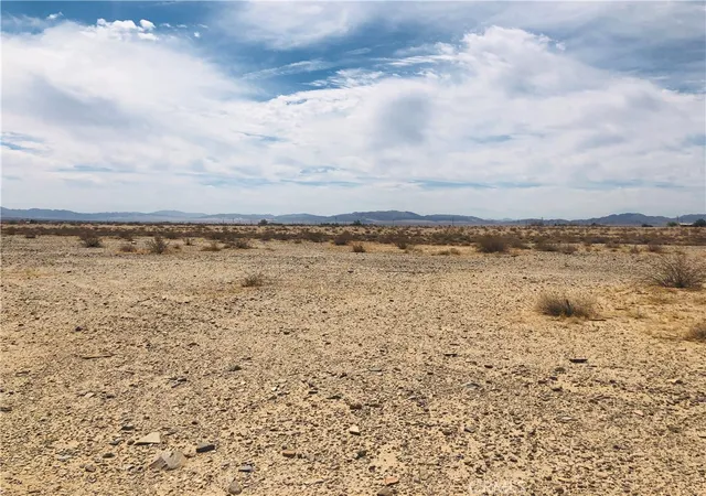 Homes for sale in 29 Palms, CA | 5 Montgomery Dr, 29 Palms, CA 92277 | MLS# JT26030281