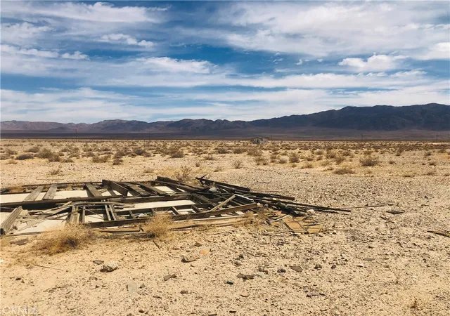 Homes for sale in 29 Palms, CA | 5 Montgomery Dr, 29 Palms, CA 92277 | MLS# JT26030281
