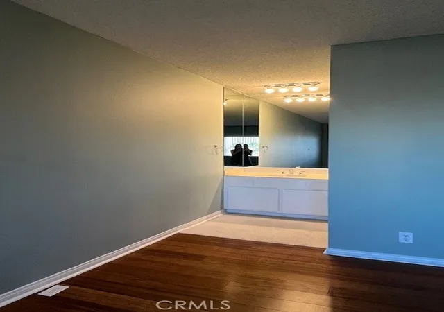 2nd image of 622 S Barrington, Los Angeles, CA 90049