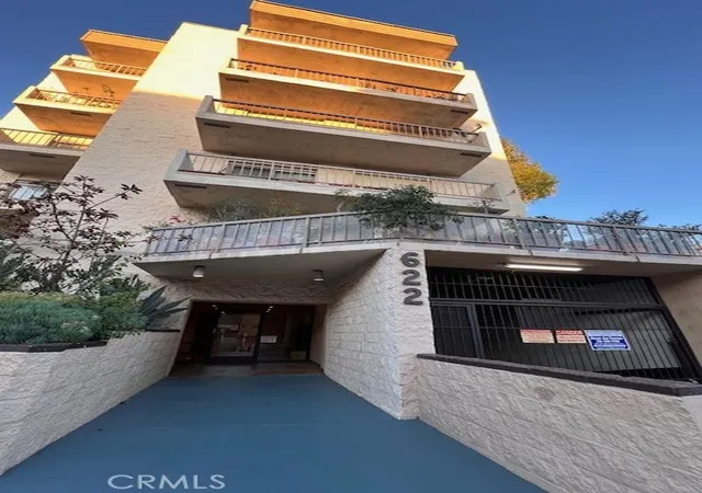 1st image of 622 S Barrington #302, Los Angeles, CA 90049 | MLS# PW26030368