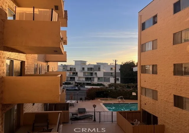 2nd image of 622 S Barrington #302, Los Angeles, CA 90049 | MLS# PW26030368