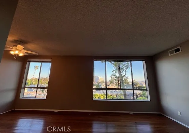 5th image of 622 S Barrington #302, Los Angeles, CA 90049 | MLS# PW26030368