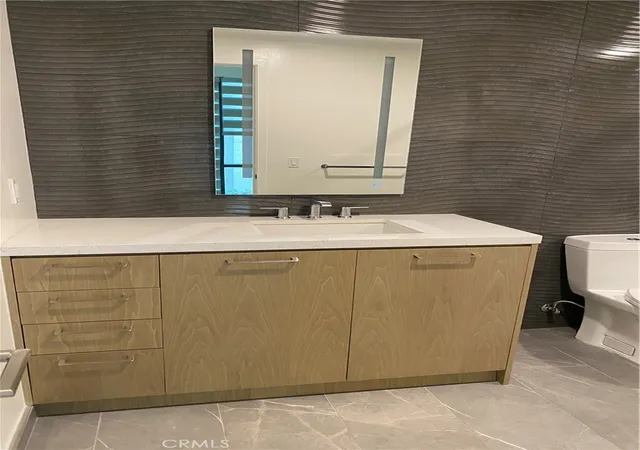 Photo 3 of Condo for sale at 400 S Broadway #1014, Los Angeles, CA 90013 | MLS# SR26027067 | Listing updated on 2026-05-13