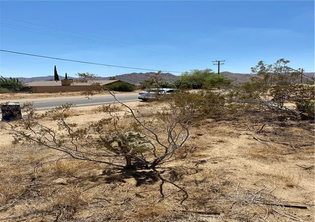 10th image of 5814 Sunburst, Joshua Tree, CA 92252 | MLS# JT26020602