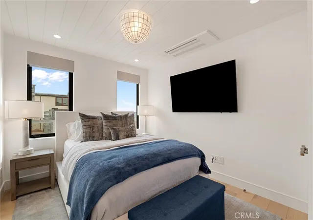 Homes for sale in Manhattan Beach, CA | 2200 The Strand, Manhattan Beach, CA 90266 | Houzeo