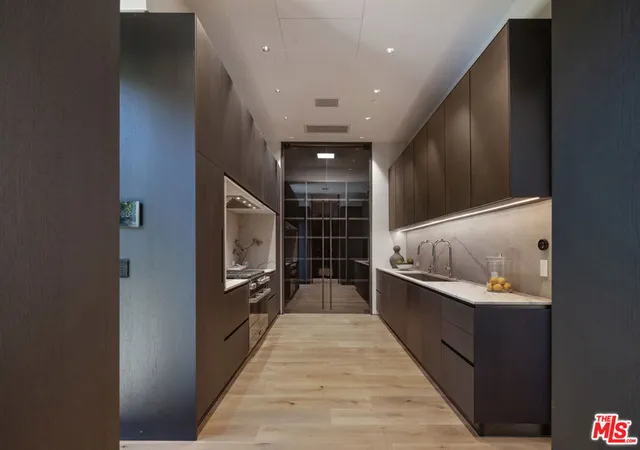 5th image of 615 N Faring Rd, Los Angeles, CA 90077 | MLS# 25630361