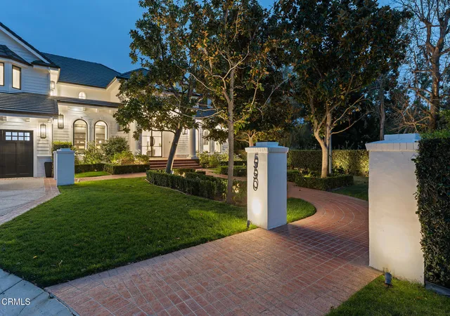 Photo 3 of Mansion for sale at 550 Unique Ln, Simi Valley, CA 93065 | MLS# V1-34600 | Listing updated on 2026-09-30