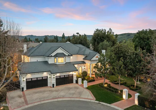 Photo 4 of Single family home for sale at 550 Unique Ln, Simi Valley, CA 93065 | MLS# V1-34600 | Listing updated on 2026-09-30