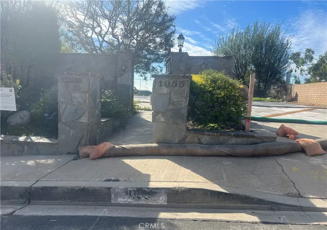 Photo 1 of Land for sale at 1055 Las Pulgas, Pacific Palisades, CA 90272 | MLS# AR26031292 | Listing updated on 2026-03-17