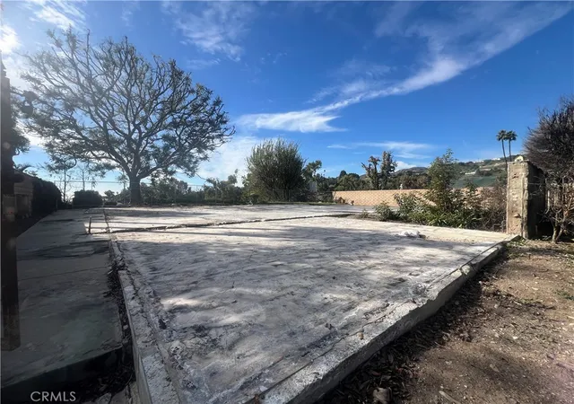 Photo 1 of Land for sale at 1055 Las Pulgas, Pacific Palisades, CA 90272 | MLS# AR26031292 | Listing updated on 2026-03-17