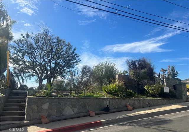 Photo 2 of Land for sale at 1055 Las Pulgas, Pacific Palisades, CA 90272 | MLS# AR26031292 | Listing updated on 2026-03-17