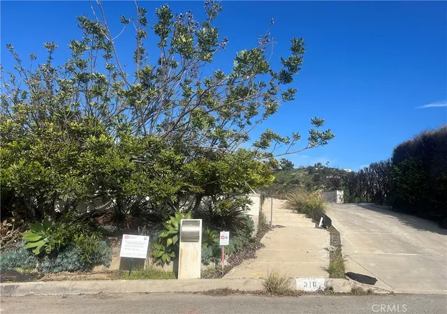 Photo 2 of Land for sale at 318 Bellino Dr, Pacific Palisades, CA 90272 | MLS# AR26031312 | Listing updated on 2026-02-11