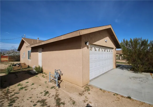 3rd image of 7536 Victoria, Yucca Valley, CA 92284 | MLS# JT26030641
