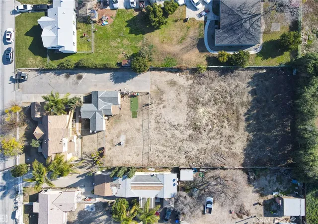 Photo 4 of House for sale at 1965 E San Bernardino, San Bernardino, CA 92408 | MLS# IV26031426 | Listing updated on 2026-02-11