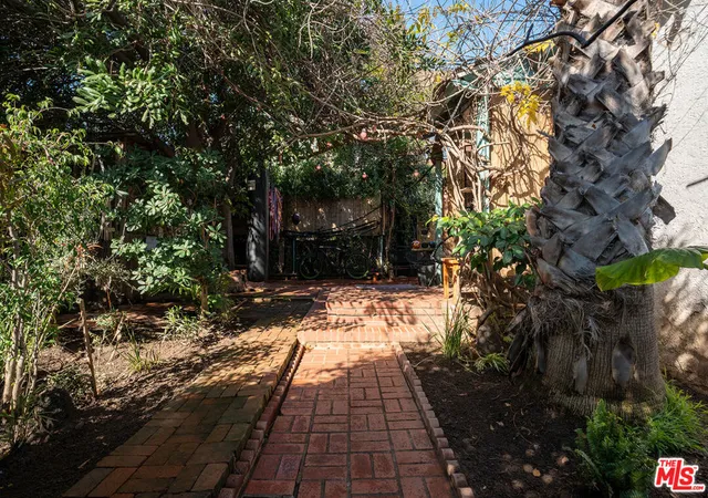 Homes for sale in Santa Monica, CA | 2431 20th St, Santa Monica, CA 90405 | MLS# 26650653