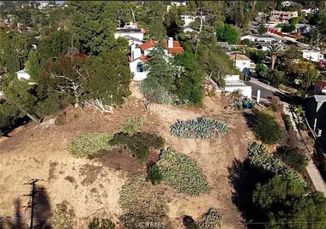 Photo 1 of Land for sale at 0 Los Angeles, Los Angeles, CA 90027 | MLS# SR26031382 | Listing updated on 2026-04-23