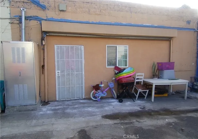 3rd image of 8310 S Broadway, Los Angeles, CA 90003 | MLS# DW26031978