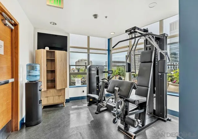 Listing Photo 2 - Condo for sale in Electra located at 700 W E St, San Diego, CA 92101 - Unit #1905