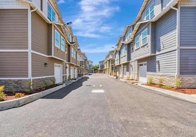 17th image of 807 Maybeck Pl, Hayward, CA 94544 | MLS# ML82034725