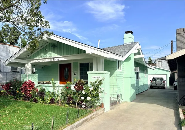 Photo 2 of Single family home for sale at 2656 Cimarron St, Los Angeles, CA 90018 | MLS# SR26030742 | Listing updated on 2026-09-12