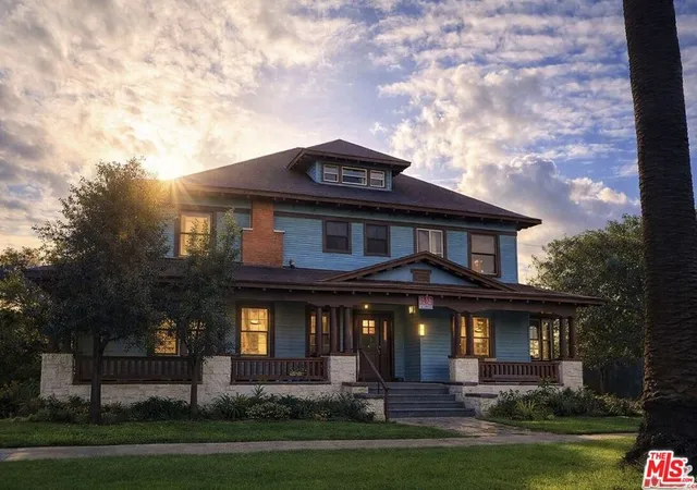Photo 2 of Sale Pending at 3977 S Budlong Ave, Los Angeles, CA 90037 | MLS# 26651087 | Listing updated on 2026-05-14