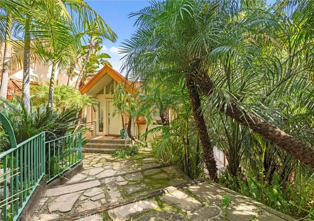 2nd image of 2127 Kress St, Hollywood Hills, CA 90046 | MLS# WS26032674