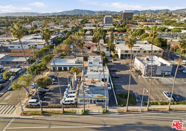 Homes for sale in Santa Monica, CA | 2709 Santa Monica Blvd, Santa Monica, CA 90404 | MLS# 26651121