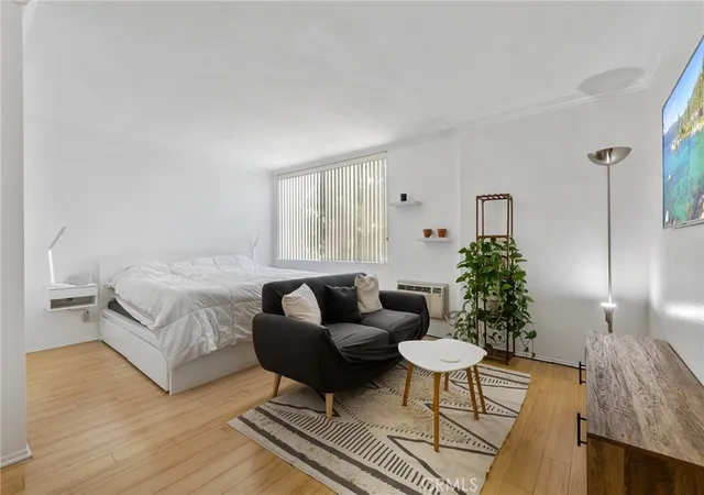 3rd image of 525 S Ardmore Ave #257, Los Angeles, CA 90020 | MLS# SR26032709