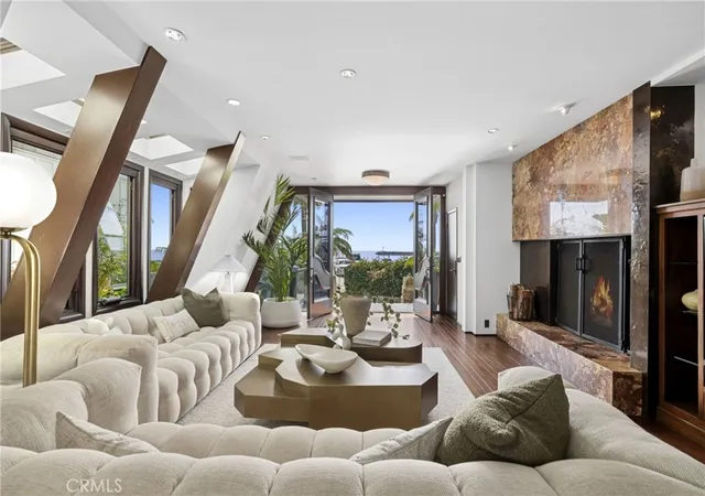 5th image of 3150 Breakers, Corona Del Mar, CA 92625 | MLS# NP26031673