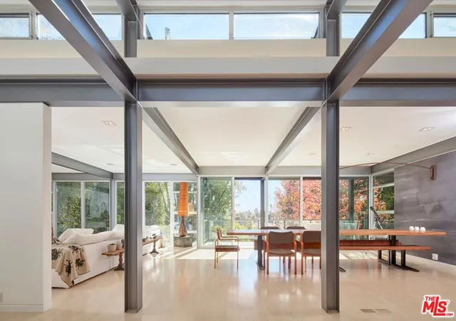 3rd image of 15960 Alcima Ave, Pacific Palisades, CA 90272 | MLS# 26651111