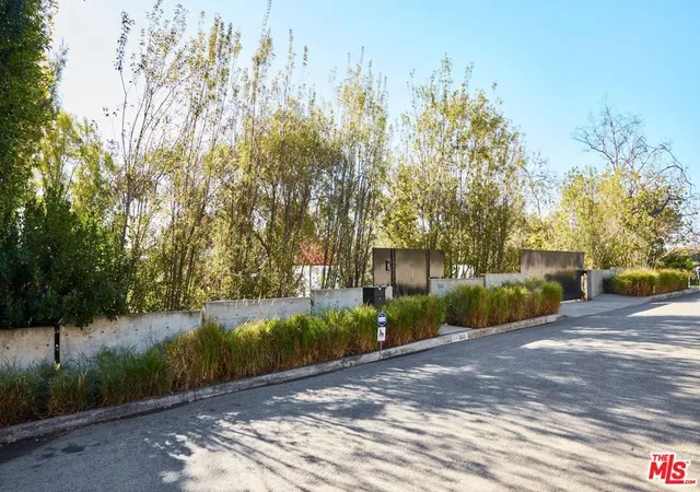 9th image of 15960 Alcima Ave, Pacific Palisades, CA 90272 | MLS# 26651111