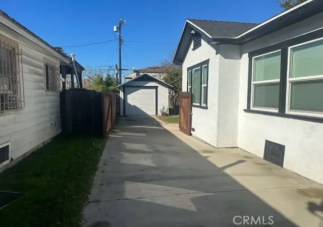 5th image of 4041 Denker, Los Angeles, CA 90062 | MLS# DW26032900