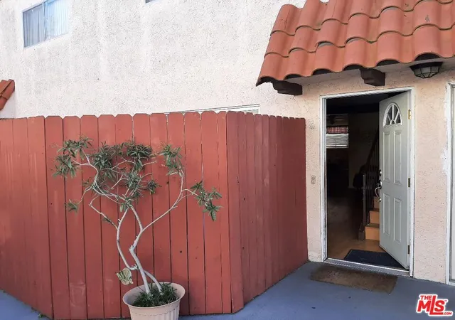 5th image of 719 N Eucalyptus Ave, Inglewood, CA 90302